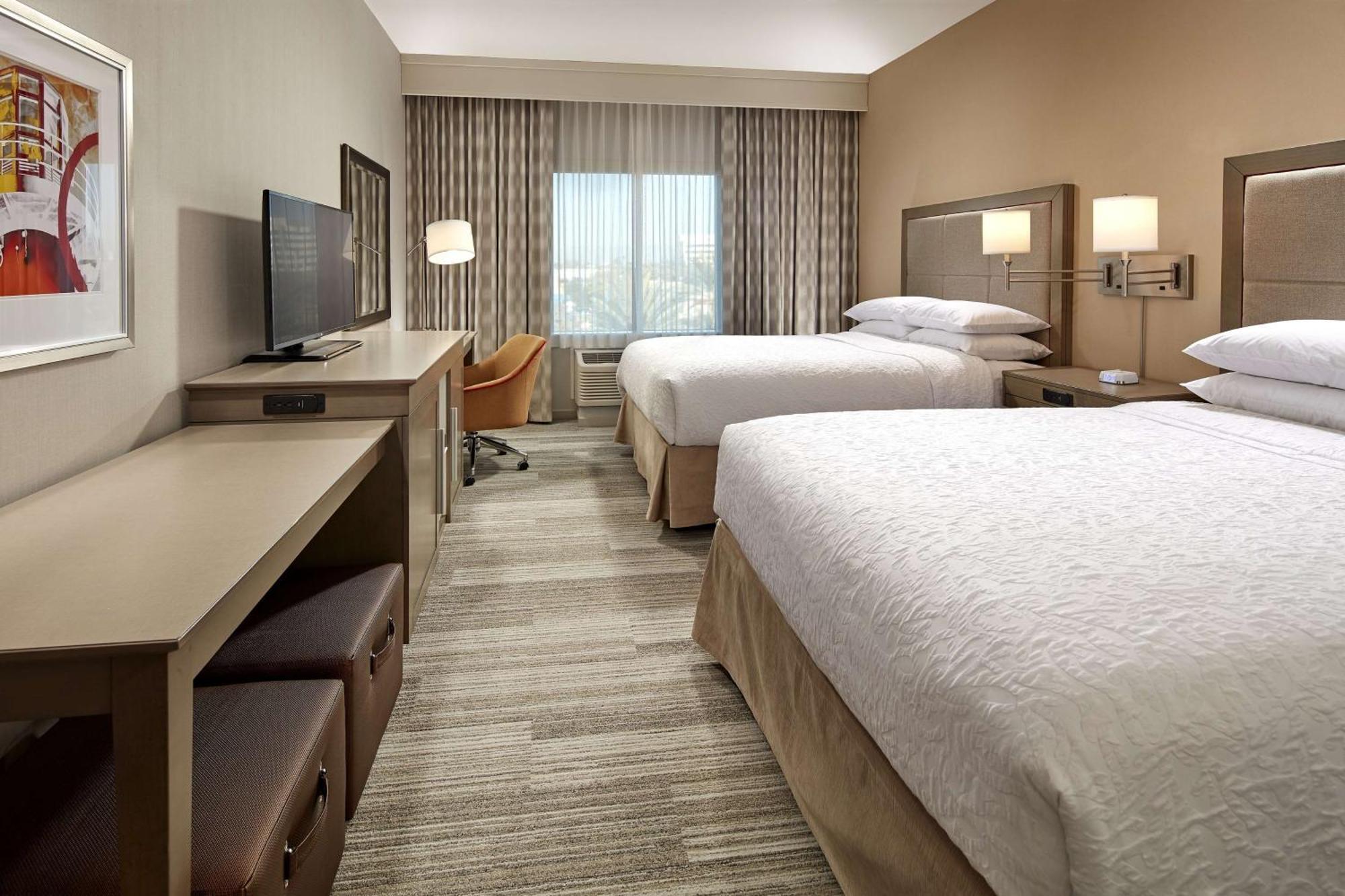 Hampton Inn Long Beach Airport, Ca מראה חיצוני תמונה