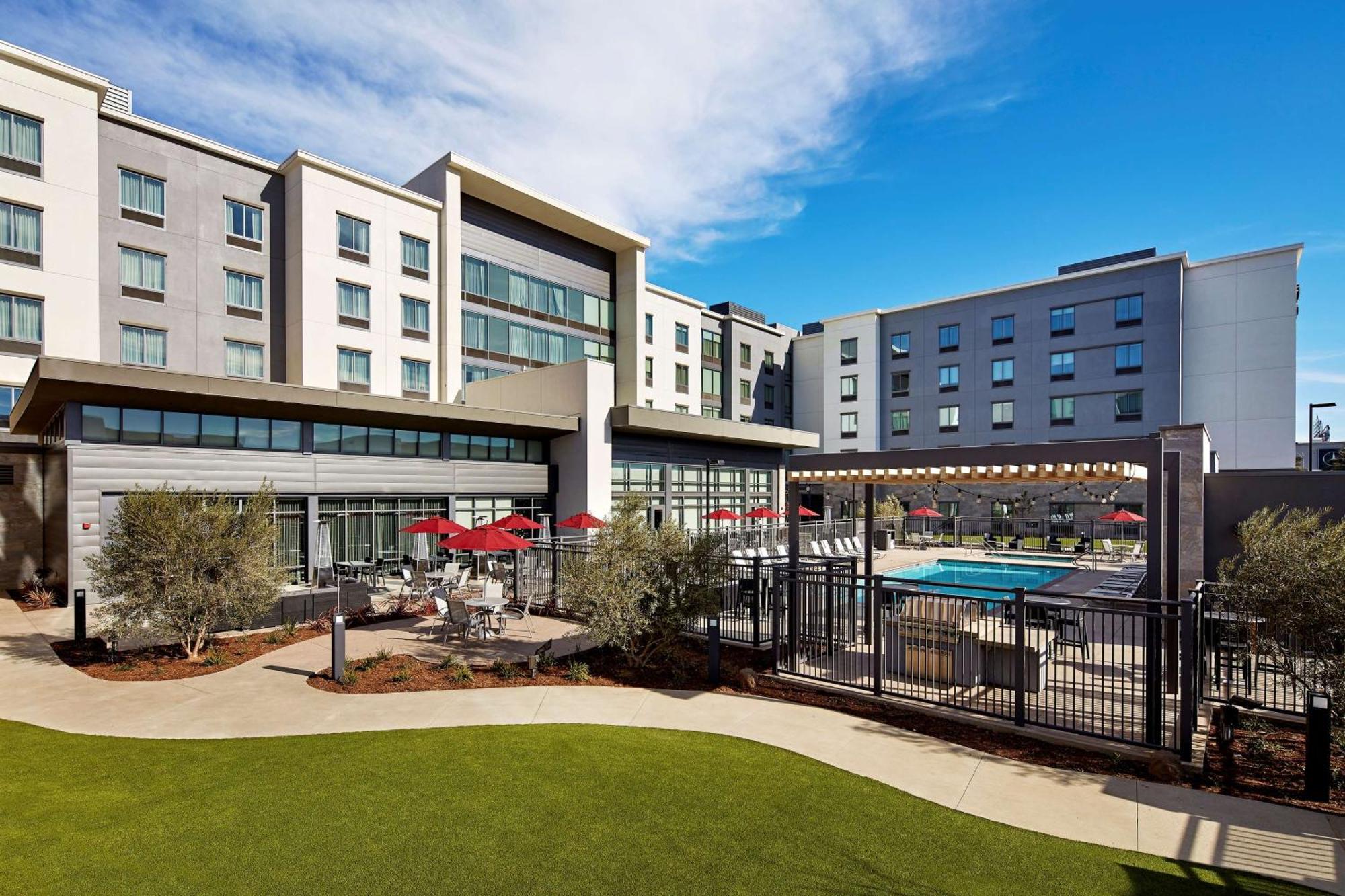 Hampton Inn Long Beach Airport, Ca מראה חיצוני תמונה